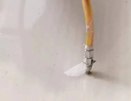 江孜瓷砖空鼓维修公司专业解答在瓷砖铺贴过程中，如果使用的砂料过粗（如全部使用了粗砂），可能会导致以下问题