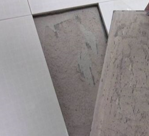 江孜瓷砖空鼓维修公司分享瓷砖铺贴时如果打浆（即涂抹在瓷砖背面和基层上的砂浆或瓷砖胶）过少，会带来以下问题